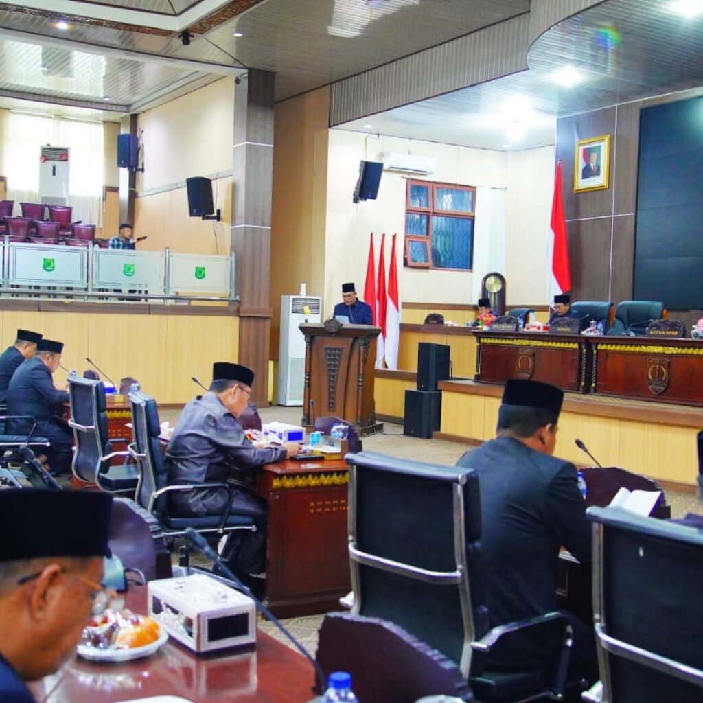 Bupati Muba HM Toha Tohet Sampaikan Penjelasan Raperda