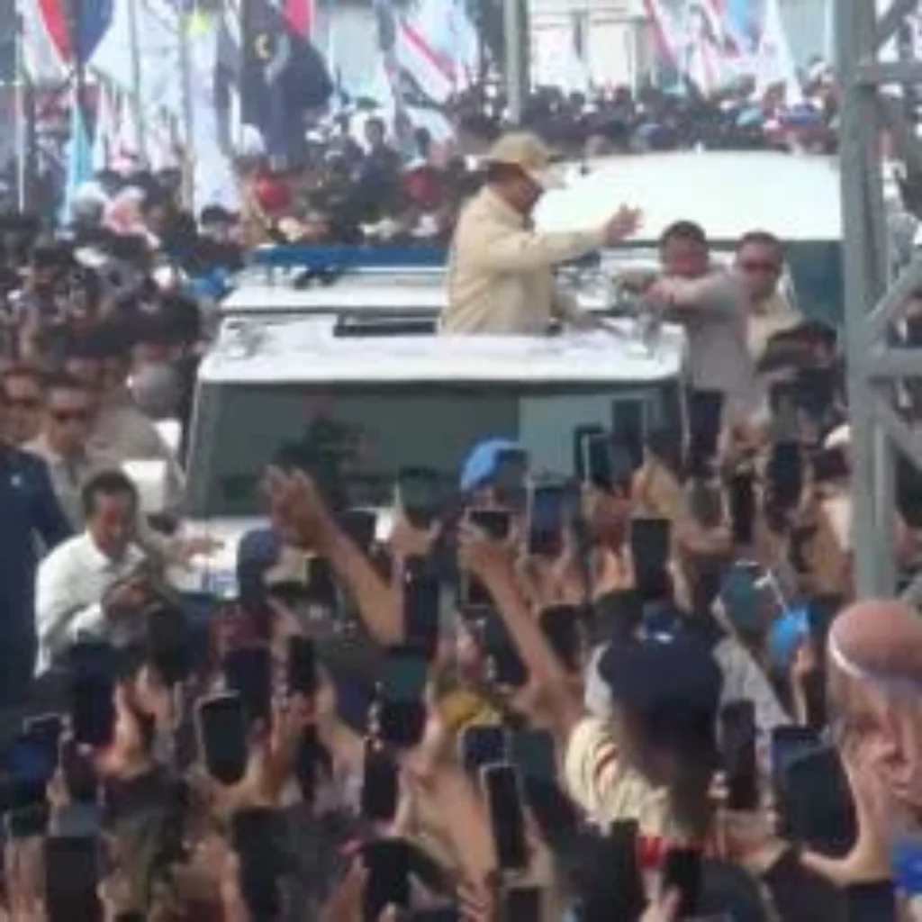 Presiden Prabowo Tiba di Monas Hadiri Peringatan May Day 2026, Disambut Ribuan Buruh
