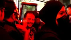 Roy Suryo Tiba di Polda Metro Jaya jelang Pelimpahan ke Kejari Jaksel, Kepalkan Tangan!