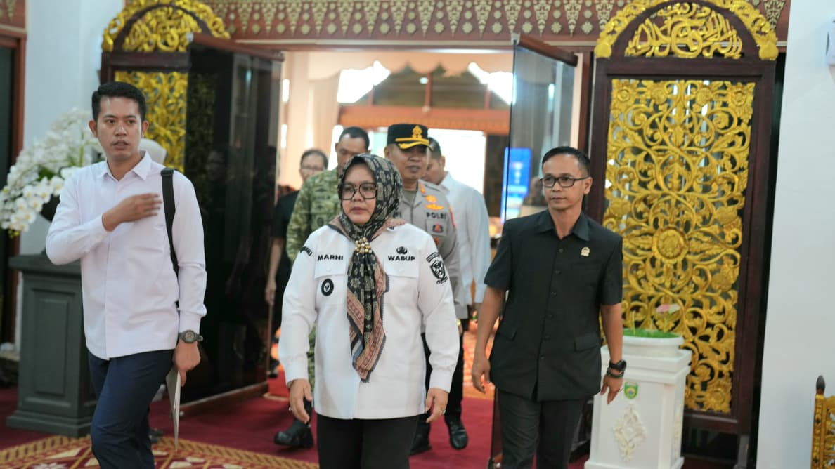 Plt Bupati Muara Enim Sumarni Ajak Masyarakat Hormati Proses Hukum dan Jaga Kondusivitas