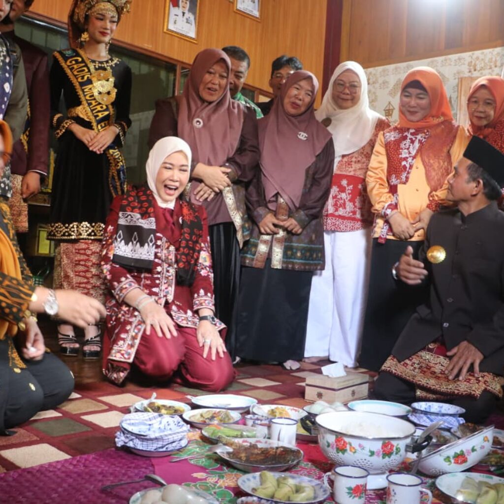 Pesona Bumi Tunggu Tubang: Gurihnya Sayur Bawak Gulai Pikat Pengunjung Anjungan Muara Enim