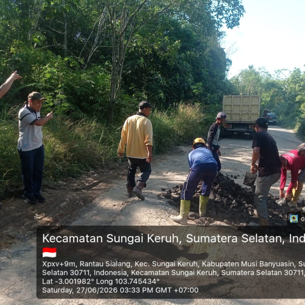 Pemkab Muba Gerak Cepat, Jalan Rusak Sekayu-PALI Ditimbun