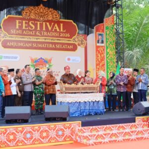 Gubernur Dorong Anjungan Rumah Adat Sumsel Menjadi Pusat Aktivitas Budaya dan Ekonomi Kreatif Daerah