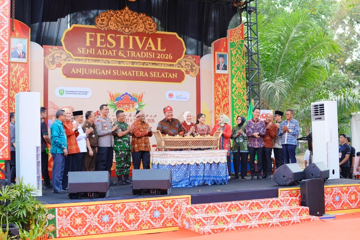 Gubernur Dorong Anjungan Rumah Adat Sumsel Menjadi Pusat Aktivitas Budaya dan Ekonomi Kreatif Daerah