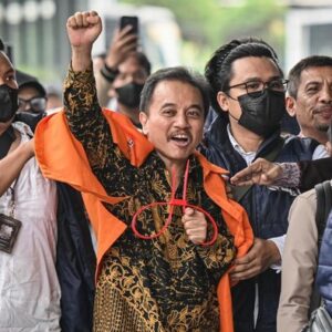 Dokter Tifa dan Roy Suryo Tolak Tandatangani Berita Acara Pengalihan Penahanan dari Polisi kepada Jaksa