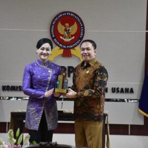 KPPU DAN OJK PERKUAT SINERGI MENJAGA PERSAINGAN USAHA YANG SEHAT DI SEKTOR JASA KEUANGAN