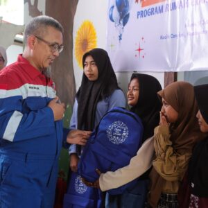 Latih Kesiapsiagaan, PHE NSO Edukasi Anak Desa Kuala Cangkoi Tanggap Bencana