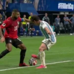 Kontroversi Argentina Vs Mesir: Wasit Tidak Cek VAR Saat Mohamed Salah Dijatuhkan Julian