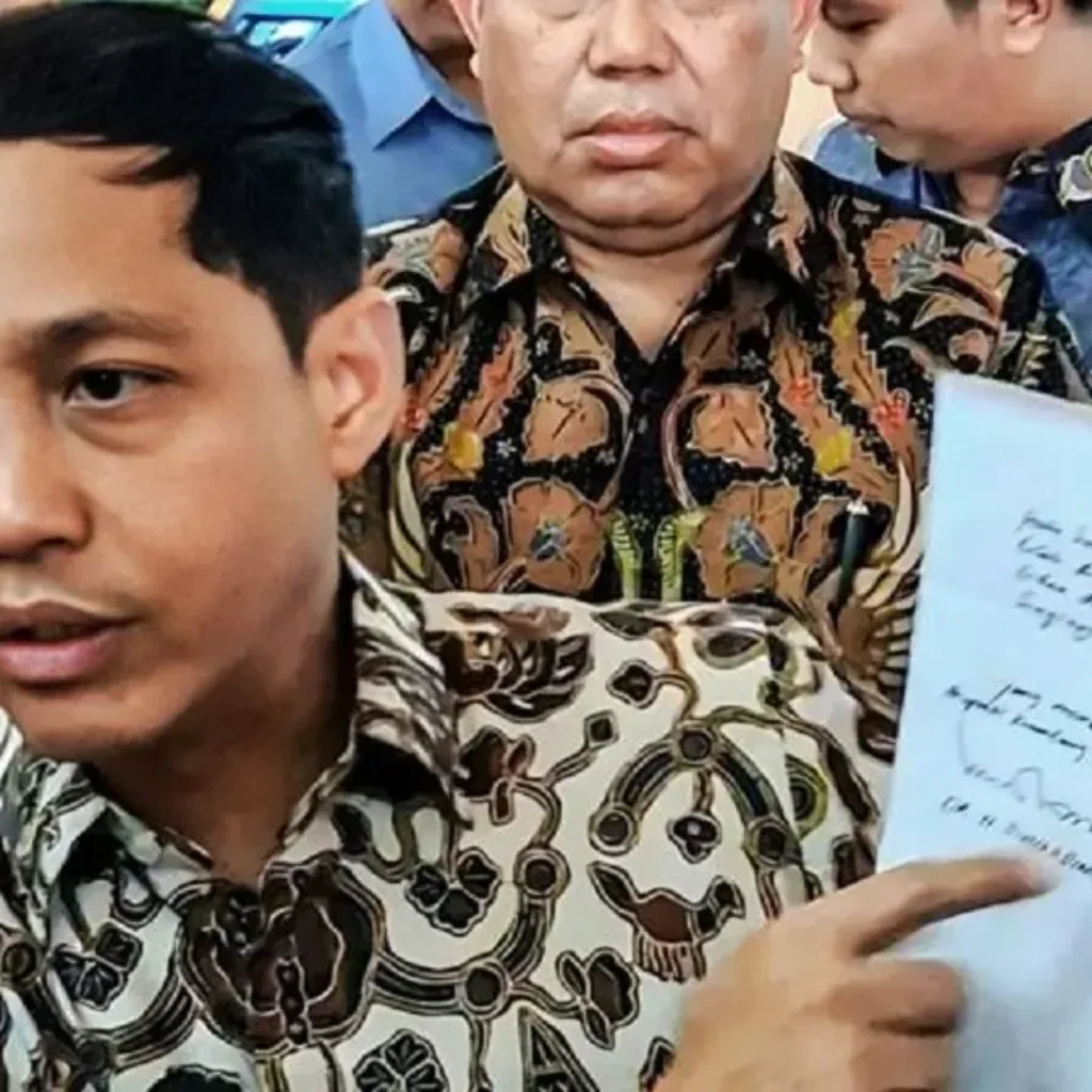 Sangat Aneh jika KPK RI Terperdaya Kisah Murahan Menhut Raja Juli Antoni