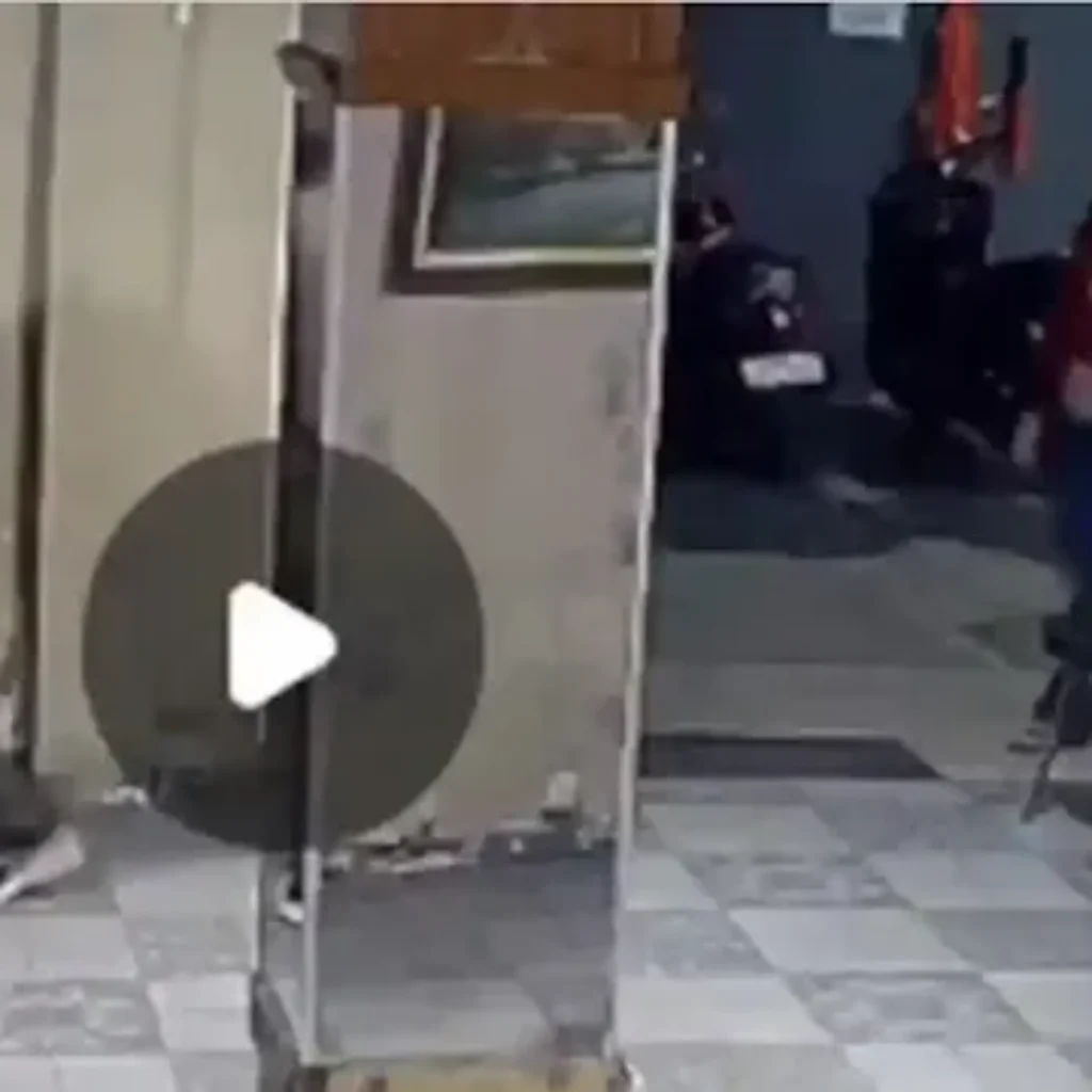 Taufik Hidayat Check In dengan Cewek Lain Saat Masih Sekap Yuvita