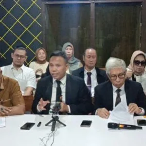 Sidang Dokter Tifa Disetop, Khozinudin Sindir Keaslian Ijazah Jokowi Jadi Tidak Bisa Dibuktikan