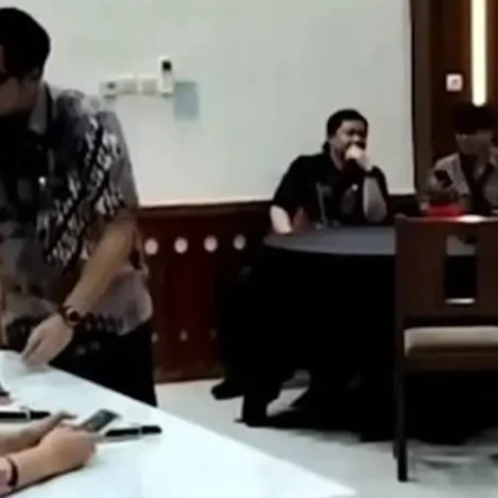 Komisi Informasi Turun Periksa Arsip Pemkot Solo, Dokumen Ijazah Jokowi Tidak Ditemukan!
