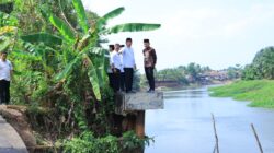 Jalan Longsor di Pemulutan Barat, Warga Minta Perbaikan Segera