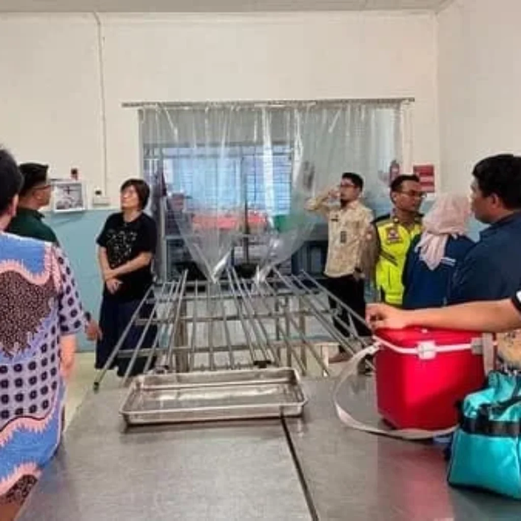 693 Siswa dan 14 Guru Kerancunan MBG, SPPG Penyuplai MBG ke SMKN 6 Kota Semarang Disetop